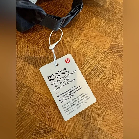 Lululemon brand new hat - Picture 3 of 5